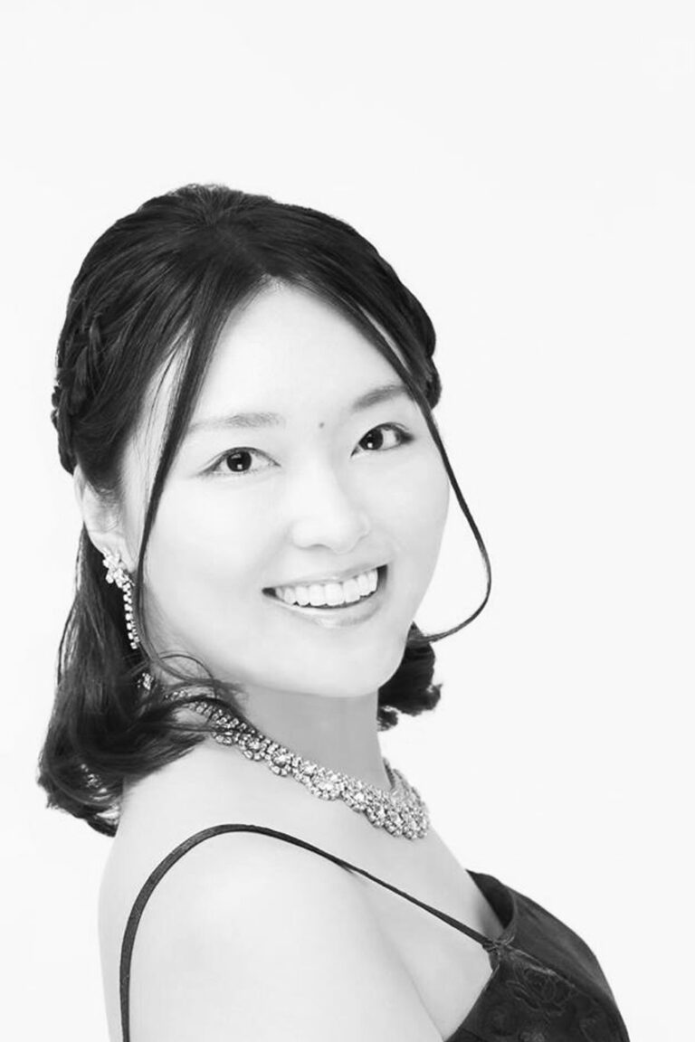 Chieko Kinugasa Klavierlehrerin Gesangslehrerin