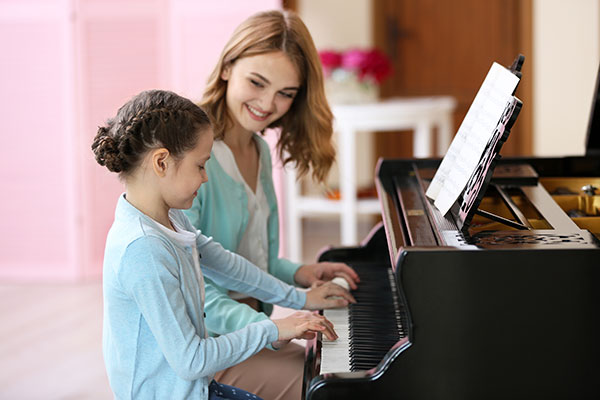 Ihr Gesangsunterricht in Düsseldorf für Erwachsene und Kinder für alle Stilrichtungen.Jetzt kostenlos ausprobieren  und Singen mit Spass und Selbstbewusstsein